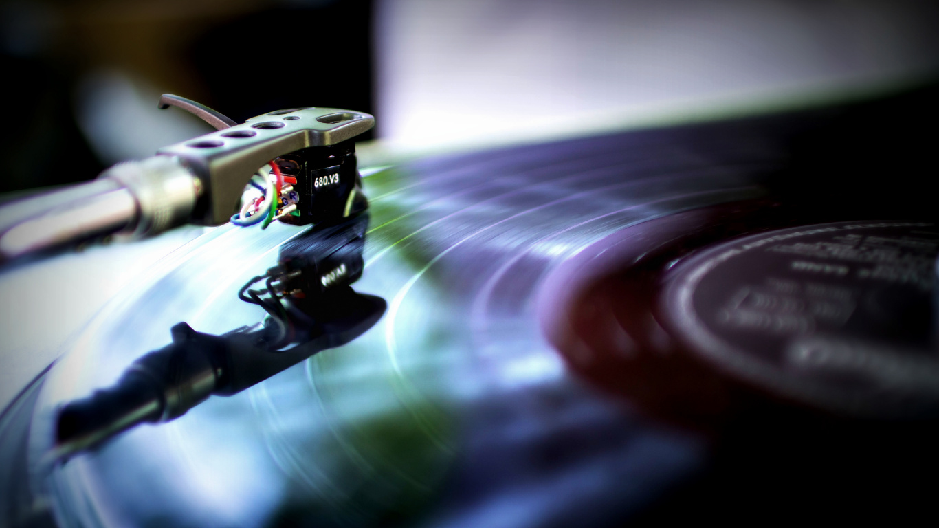 Обои граммофонная пластинка, фонограф, космос, игры, музыкальный магазин в разрешении 1366x768