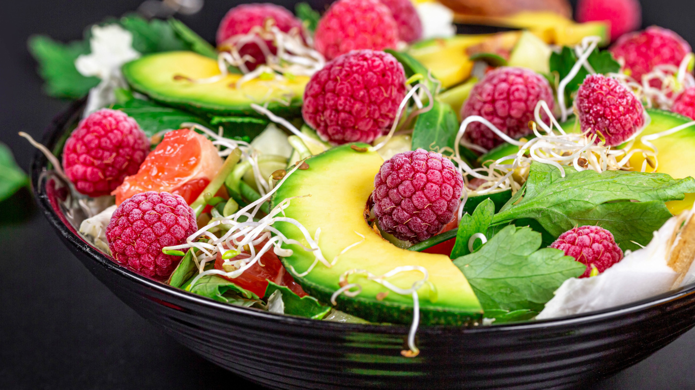 Обои природные продукты, вегетарианская кухня, салат из авокадо, фрукты, фруктовый салат в разрешении 1366x768