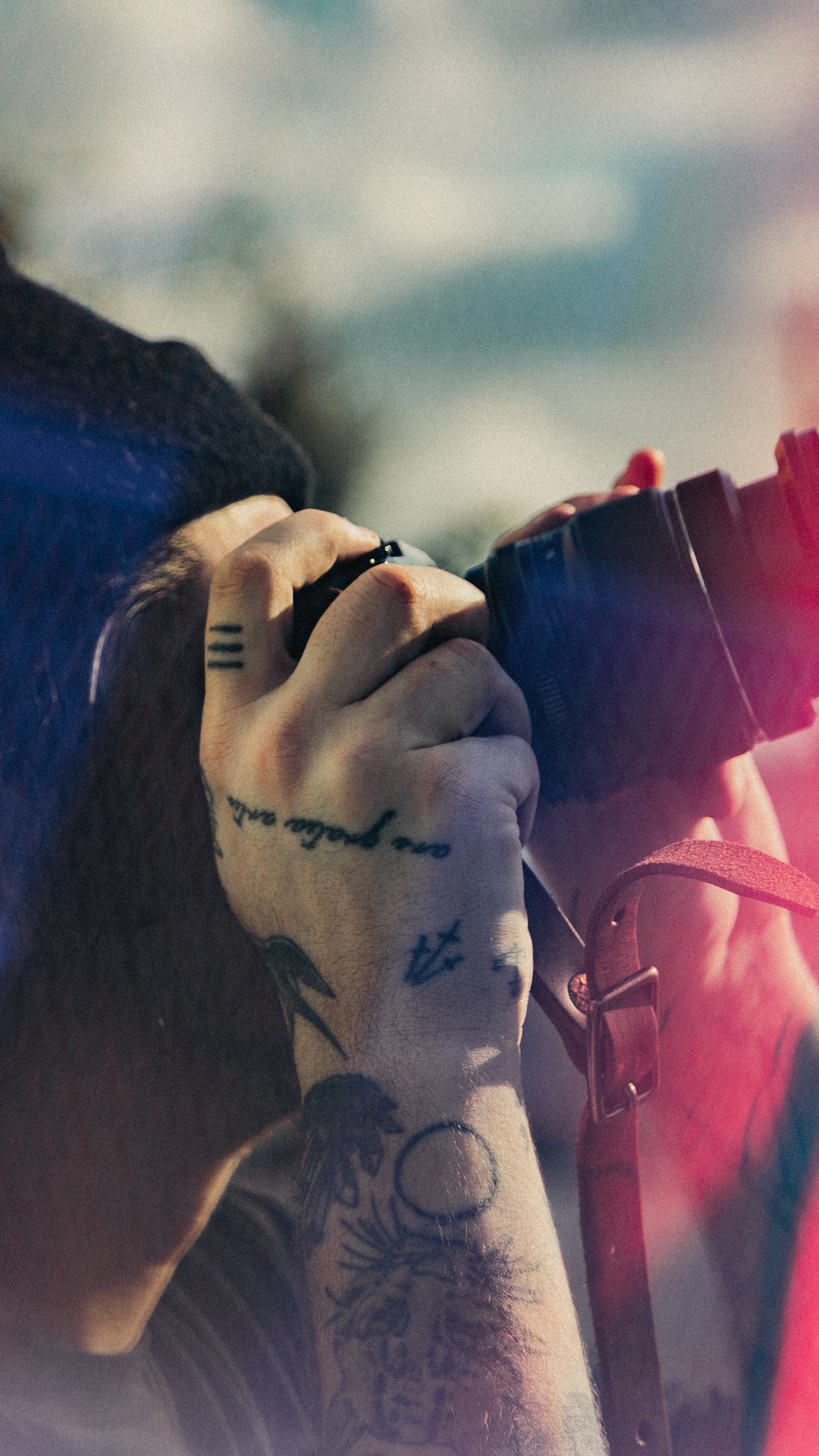 Обои камера, красный цвет, синий, розовый, свет в разрешении 1440x2560