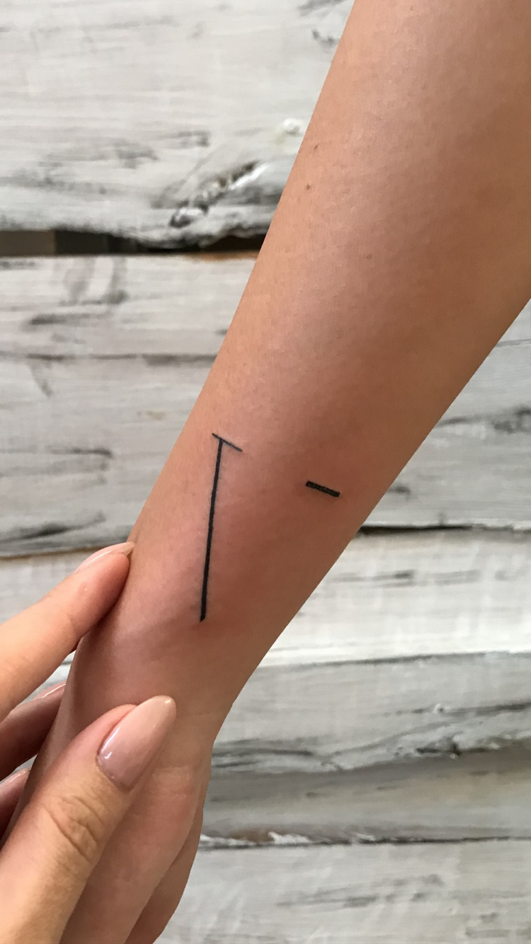 Обои человеческая нога, палец, кожа, сустав, наручные в разрешении 750x1334