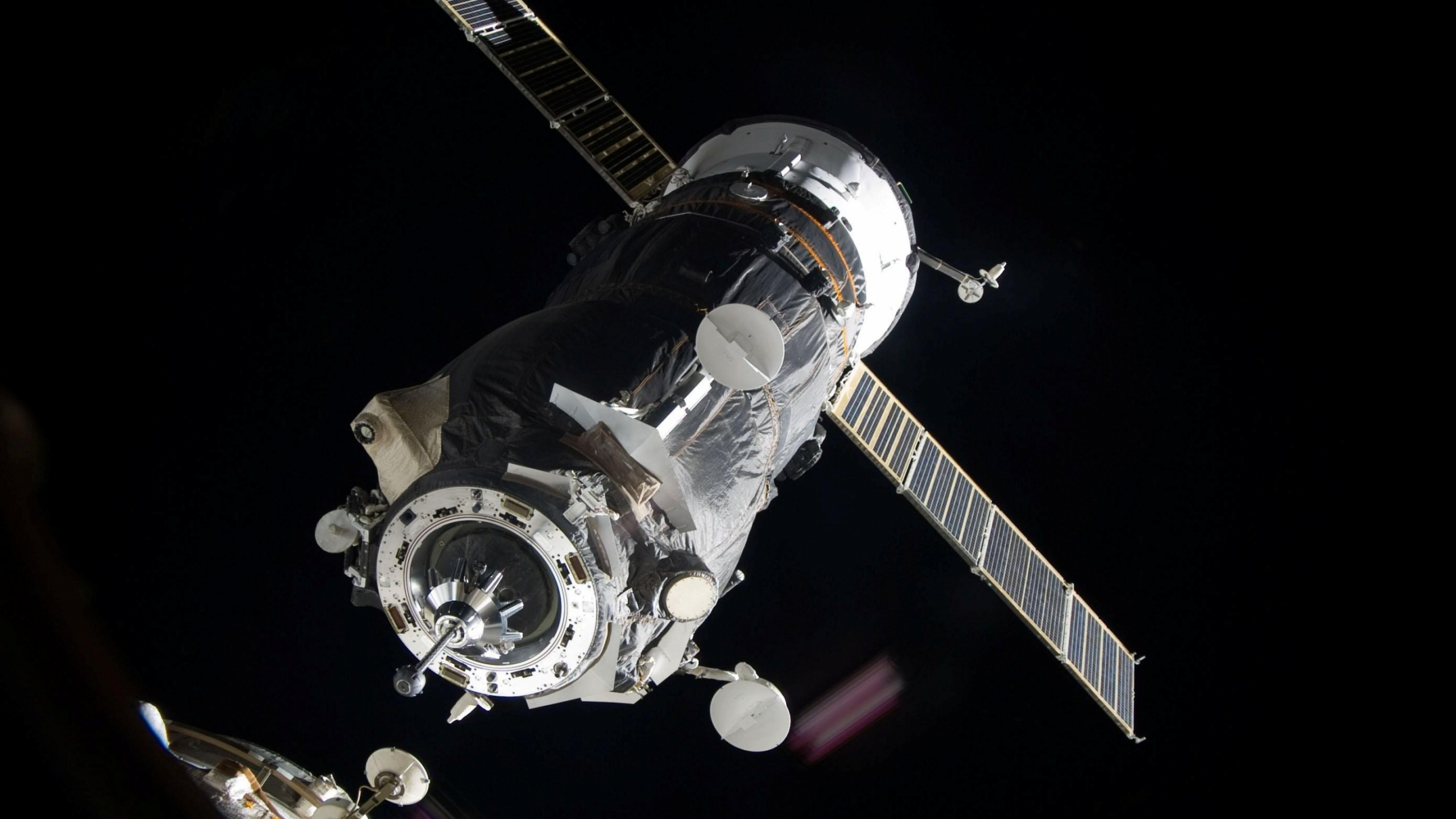 Обои Международная космическая станция, Роскосмос, спутник, космический аппарат, космическая станция в разрешении 2560x1440