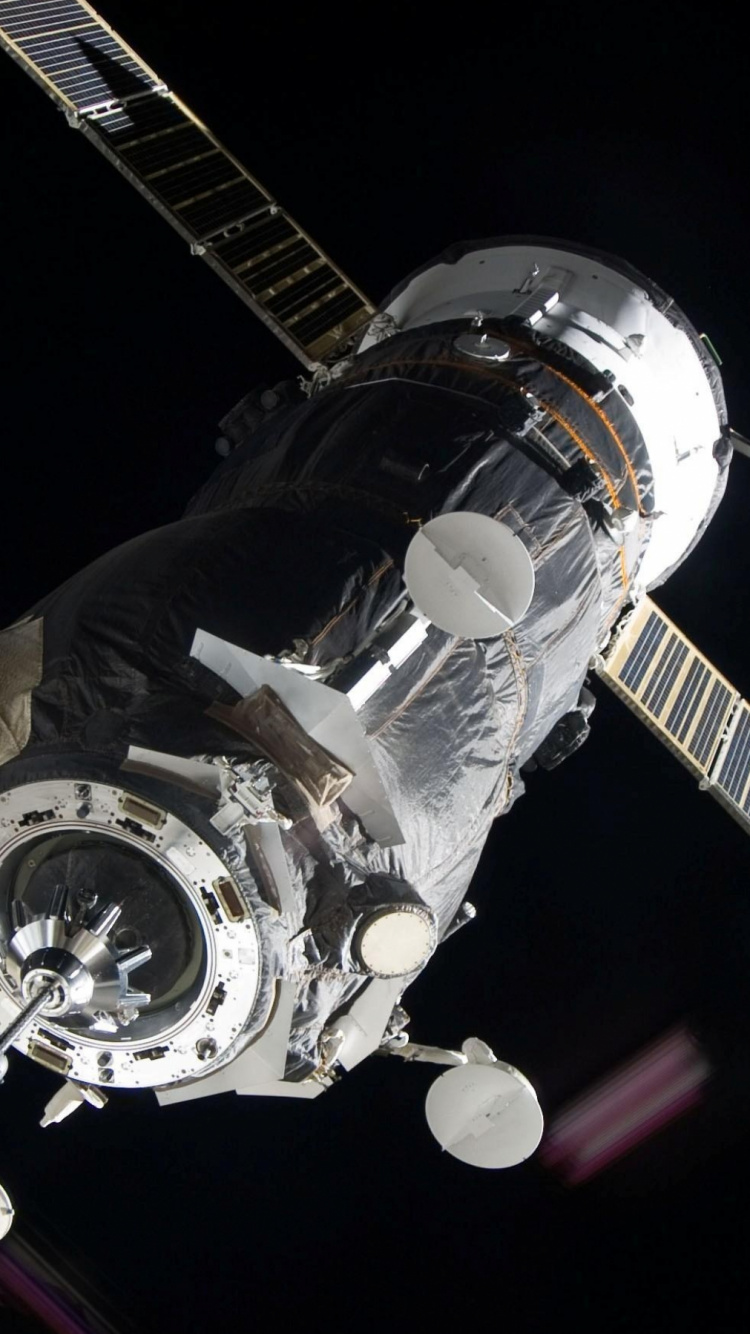 Обои Международная космическая станция, Роскосмос, спутник, космический аппарат, космическая станция в разрешении 750x1334