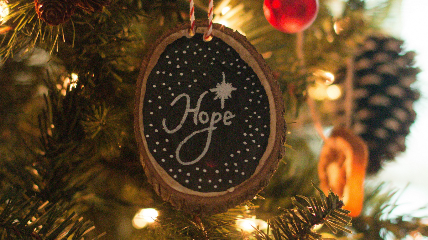 Обои Новый год, рождественский орнамент, Рождество, Рождественские украшения, дерево в разрешении 1366x768