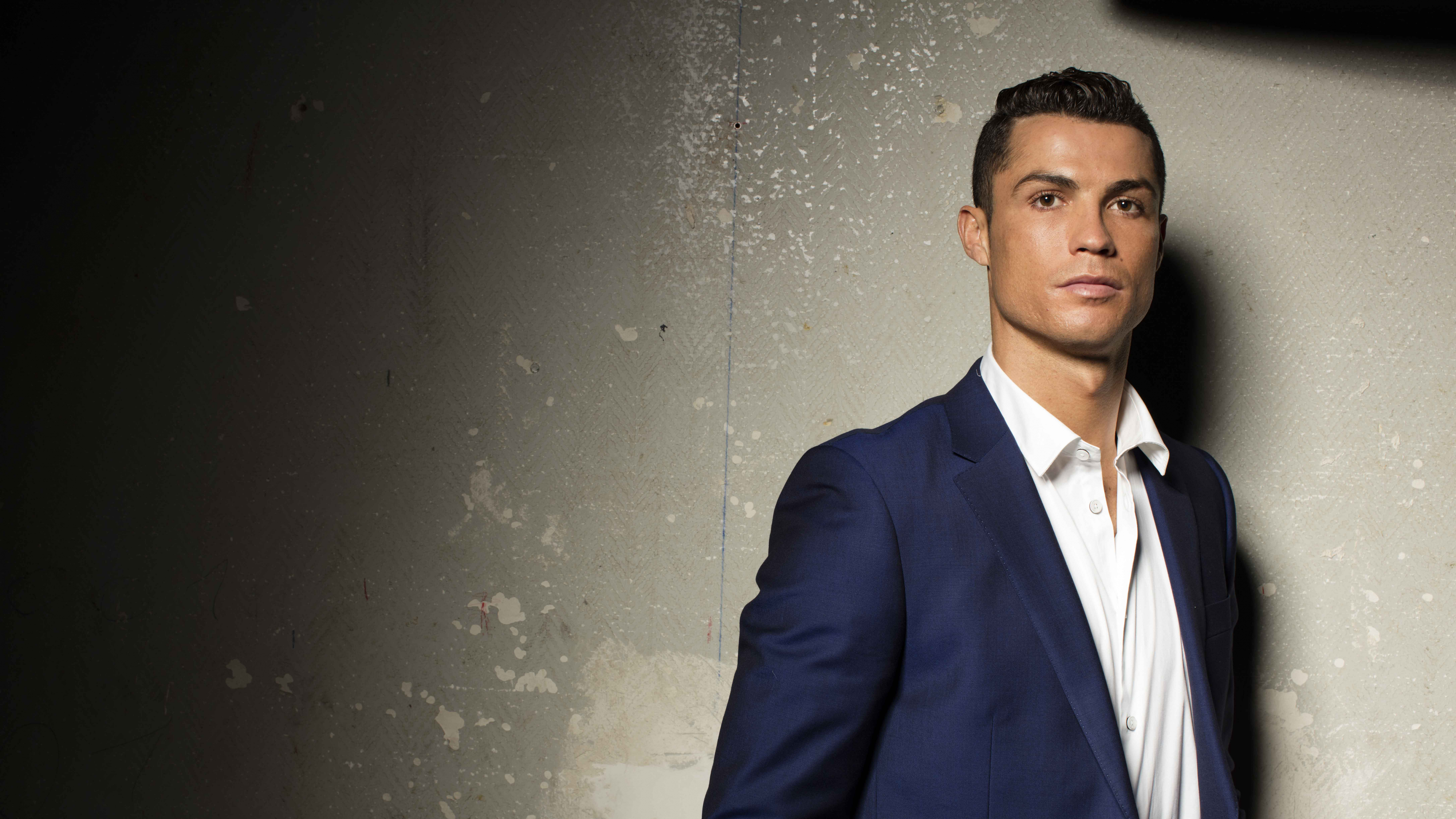 Обои Кристиано Роналдо, Ювентус ФК, официальная одежда, фэшн, лоб в разрешении 7680x4320