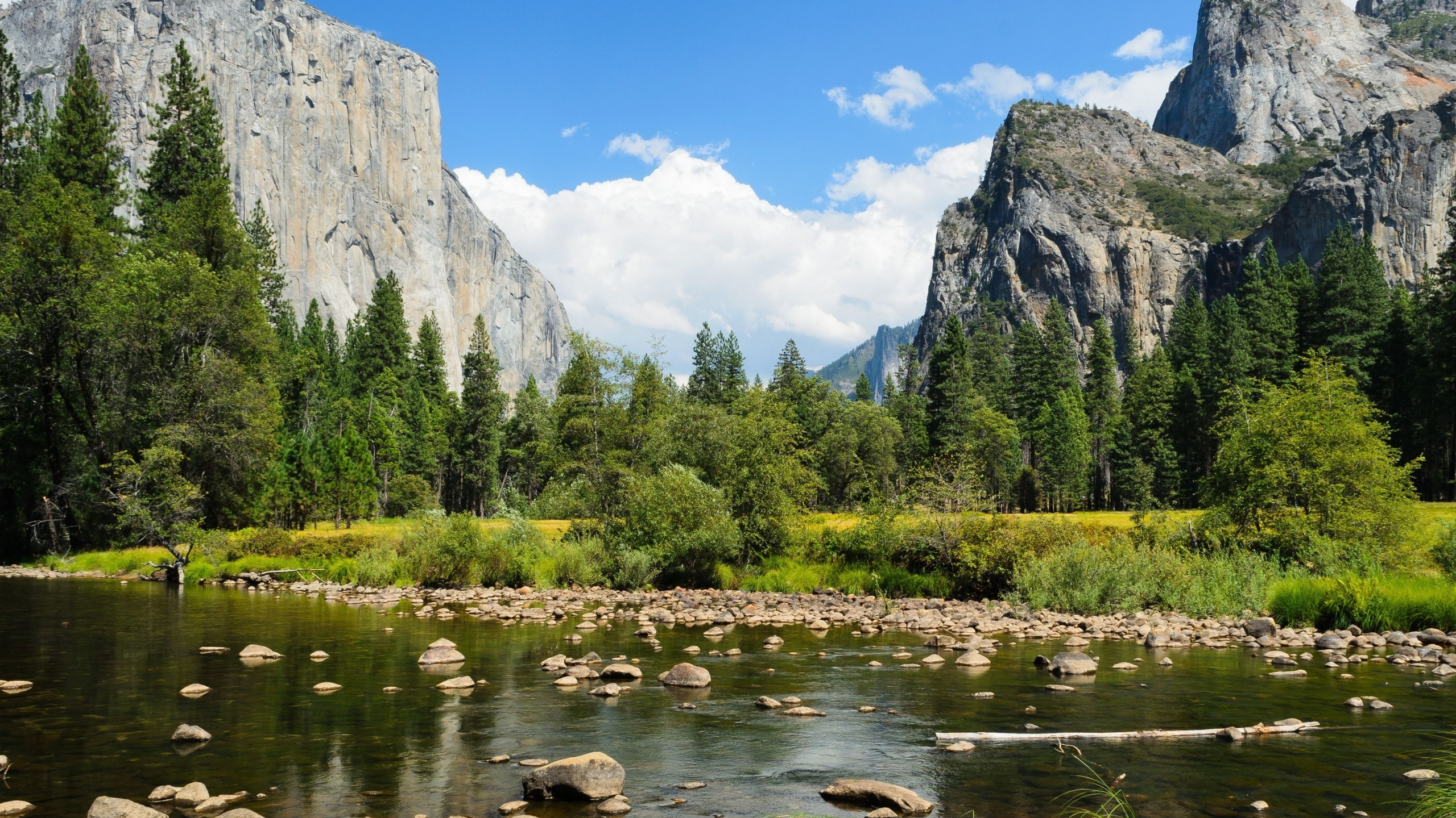 Обои природа, дикая местность, отражение, гора, каровое озеро в разрешении 2560x1440