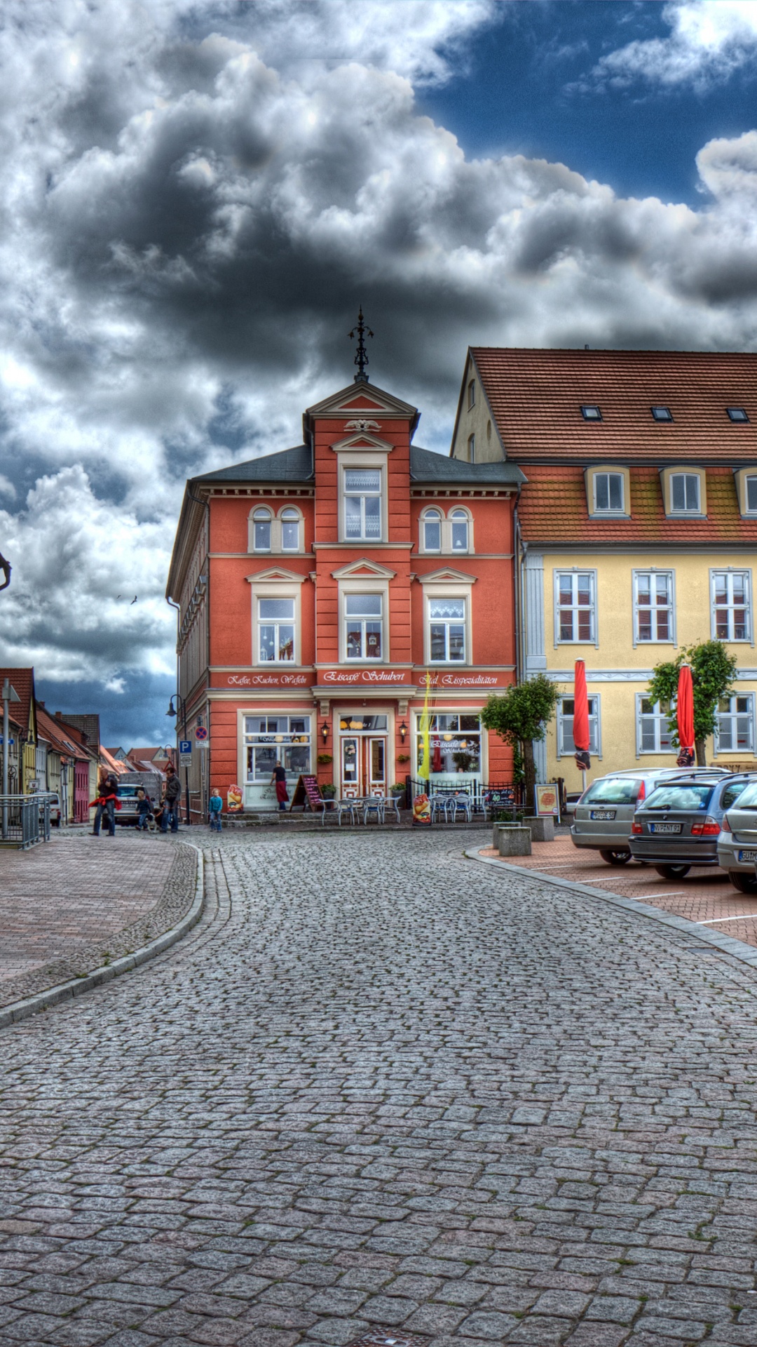 Обои здание, улица, городок, соседство, городской район в разрешении 1080x1920