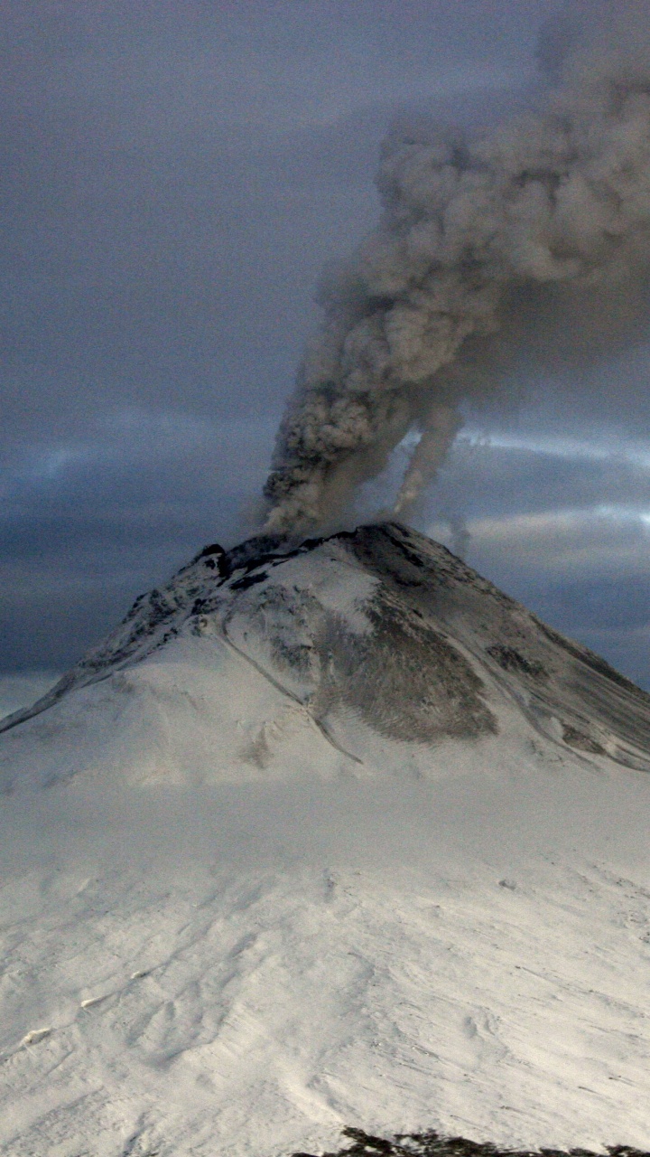 Обои стратовулкан, вулкан, щитовой вулкан, лава, потухший вулкан в разрешении 720x1280