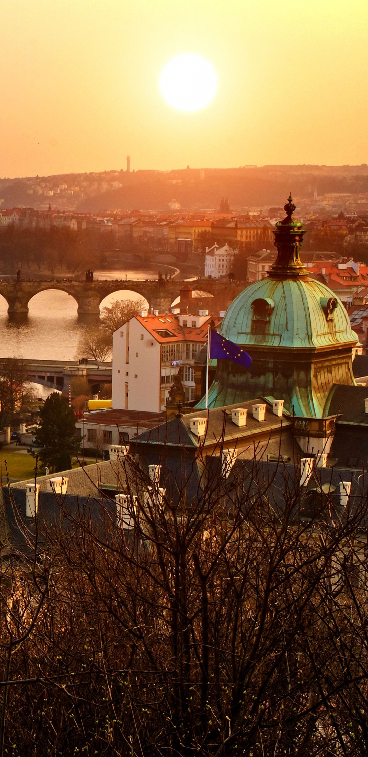 Обои жилье, городской пейзаж, реки, городок, город в разрешении 1440x2960