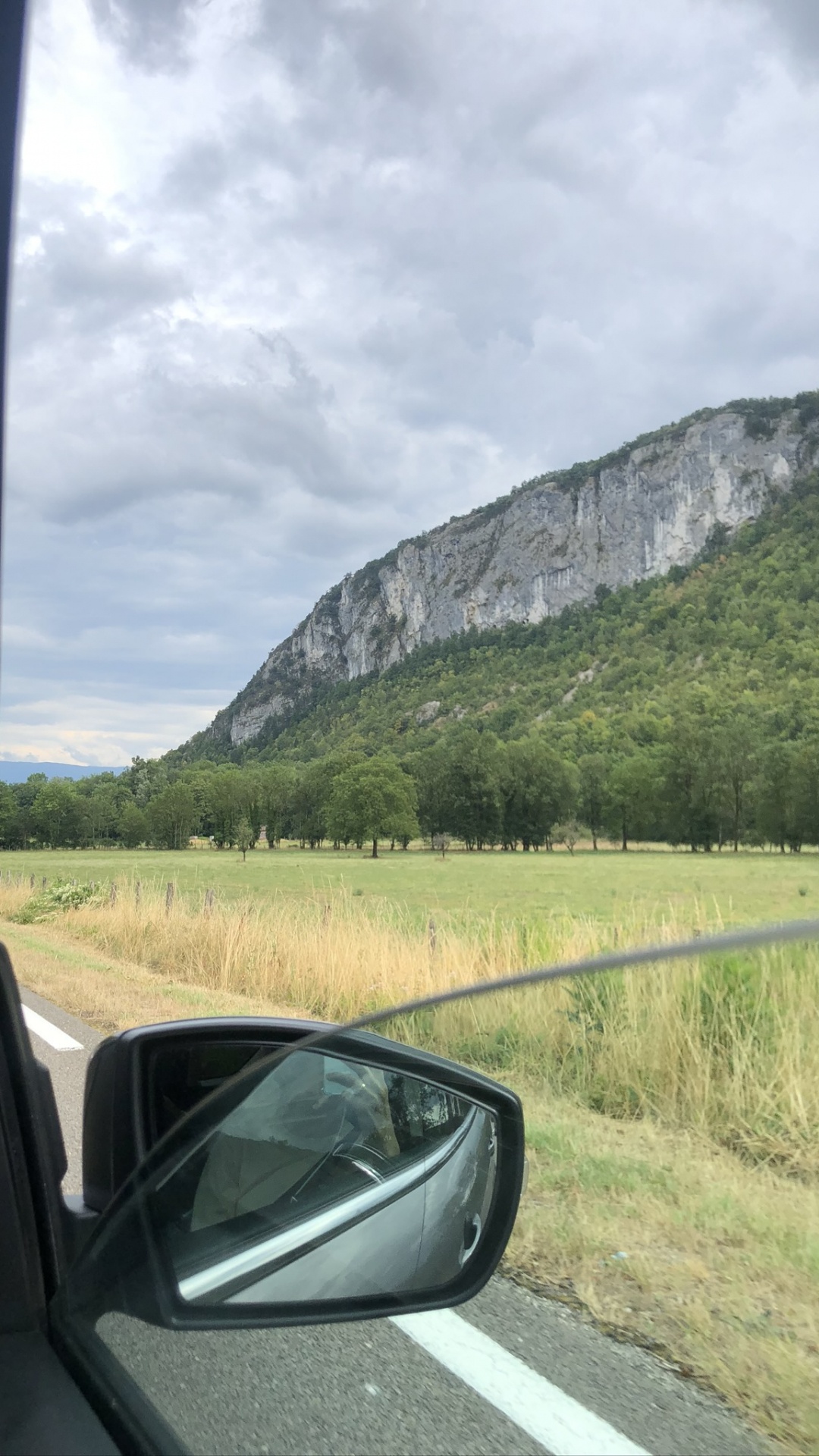 Обои дорога, Король, компактный автомобиль, автомобиль среднего размера, автомобильное зеркало в разрешении 1080x1920