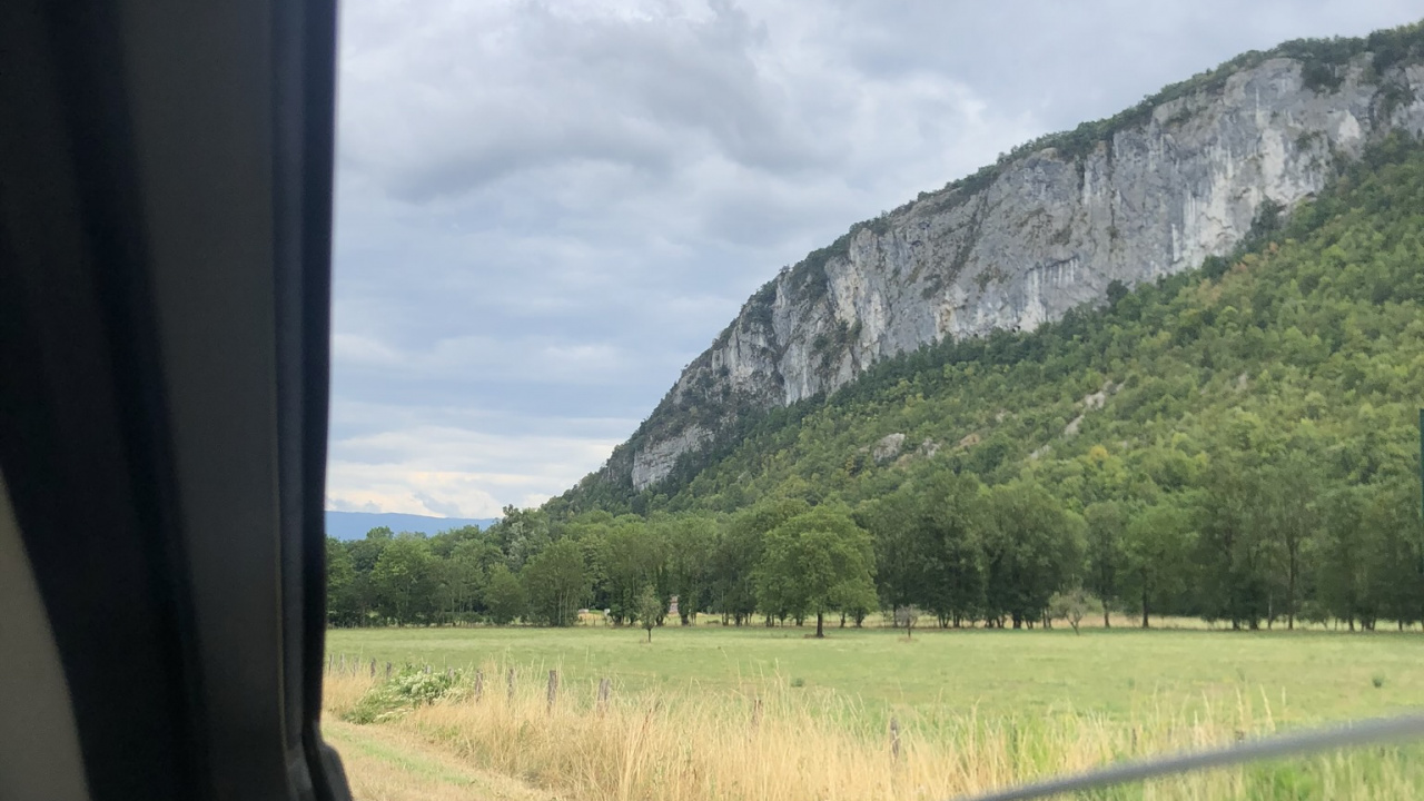 Обои дорога, Король, компактный автомобиль, автомобиль среднего размера, автомобильное зеркало в разрешении 1280x720