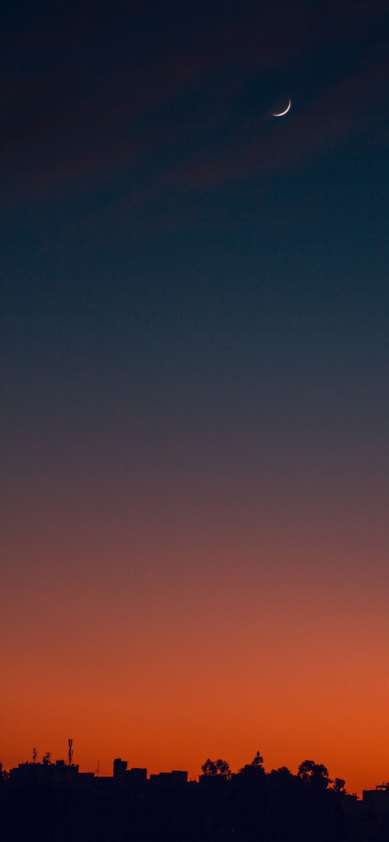 Обои вечер, атмосфера, луна, свет, полумесяц в разрешении 1242x2688