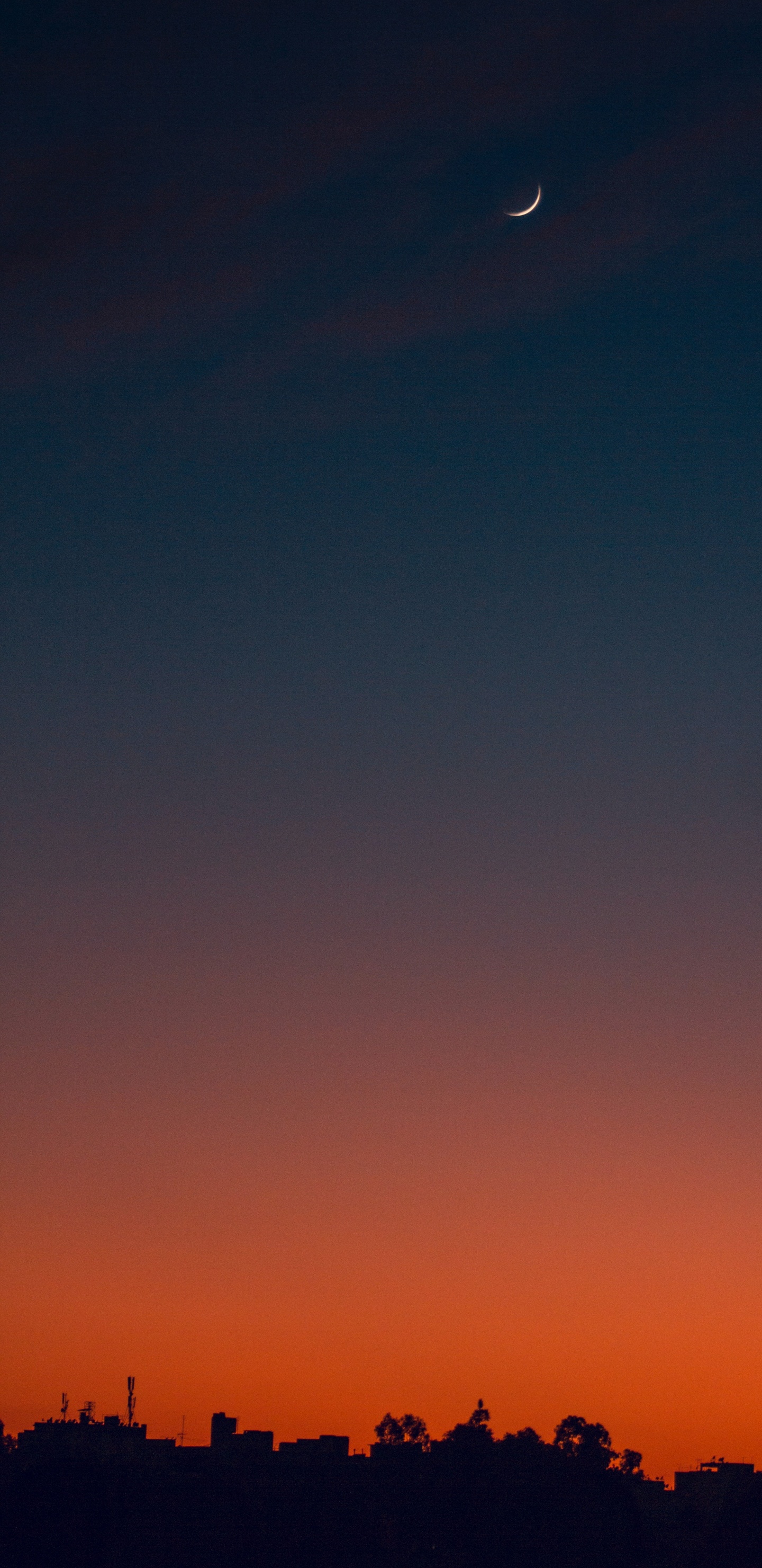 Обои вечер, атмосфера, луна, свет, полумесяц в разрешении 1440x2960