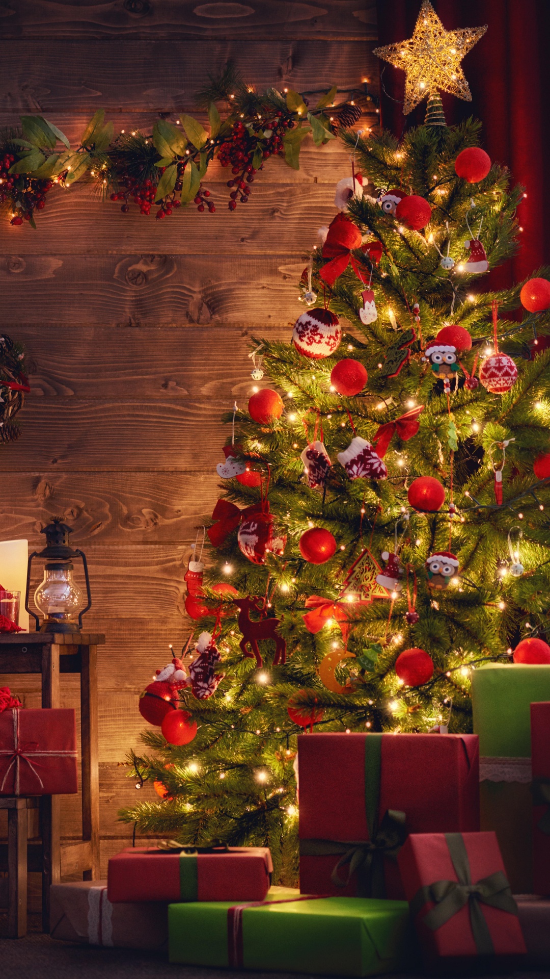 Обои елка, Рождественский день, Рождественские украшения, Рождество, освещение в разрешении 1080x1920