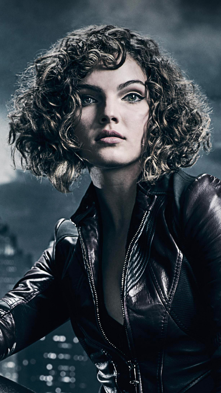 Обои Селина Кайл, женщина кошка, Camren Bicondova, Готэма, Бэтмен в разрешении 750x1334