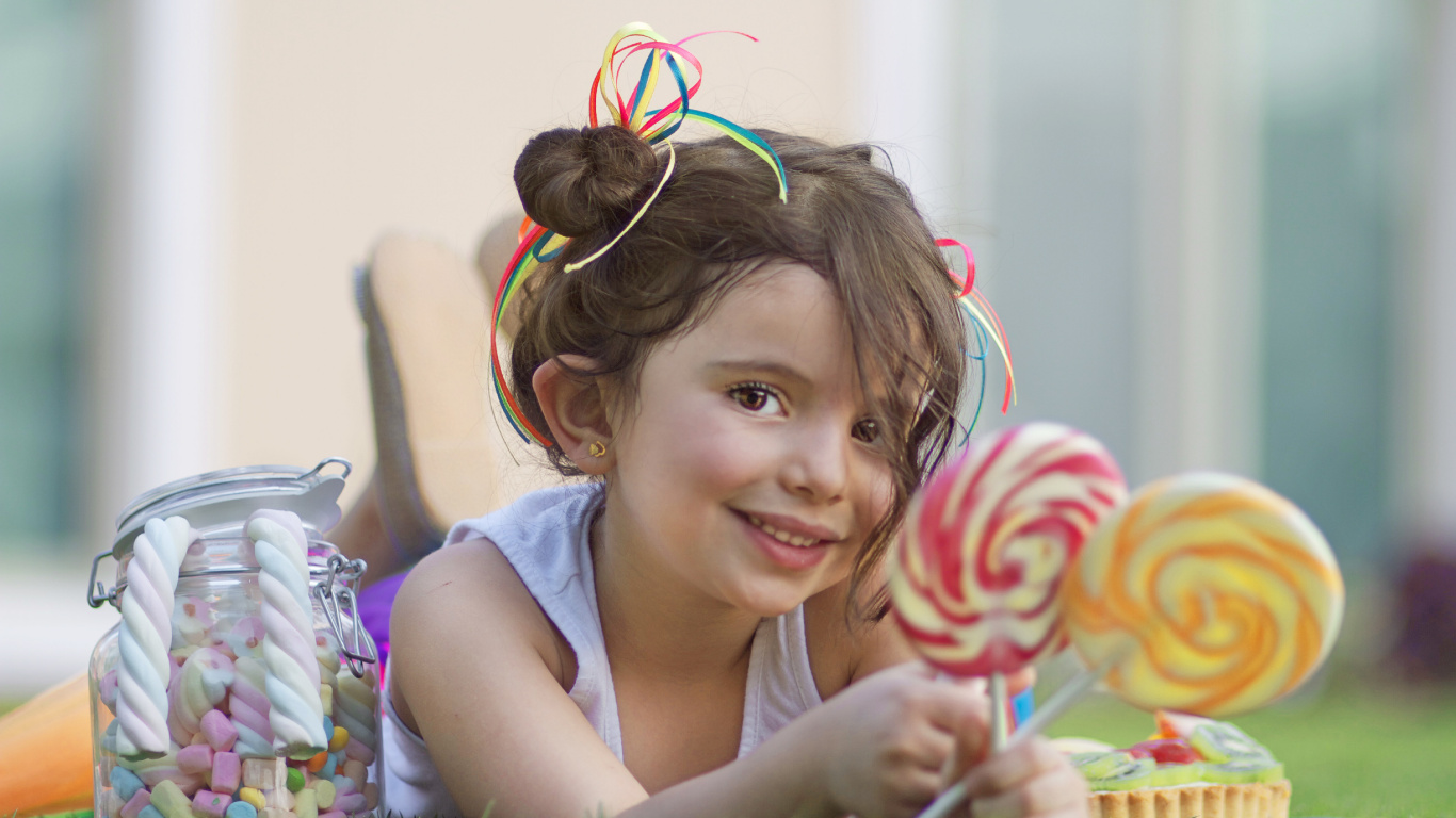 Обои ребенок, улыбка, забава, младенец, счастье в разрешении 1366x768