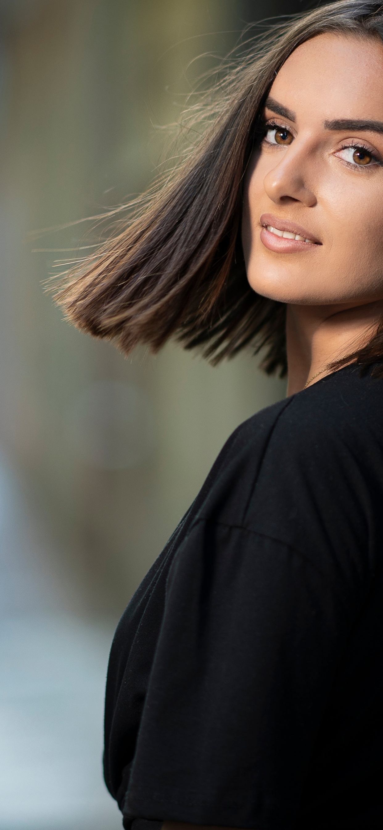 Обои красота, имя, собственное имя, губа, улыбка в разрешении 1242x2688