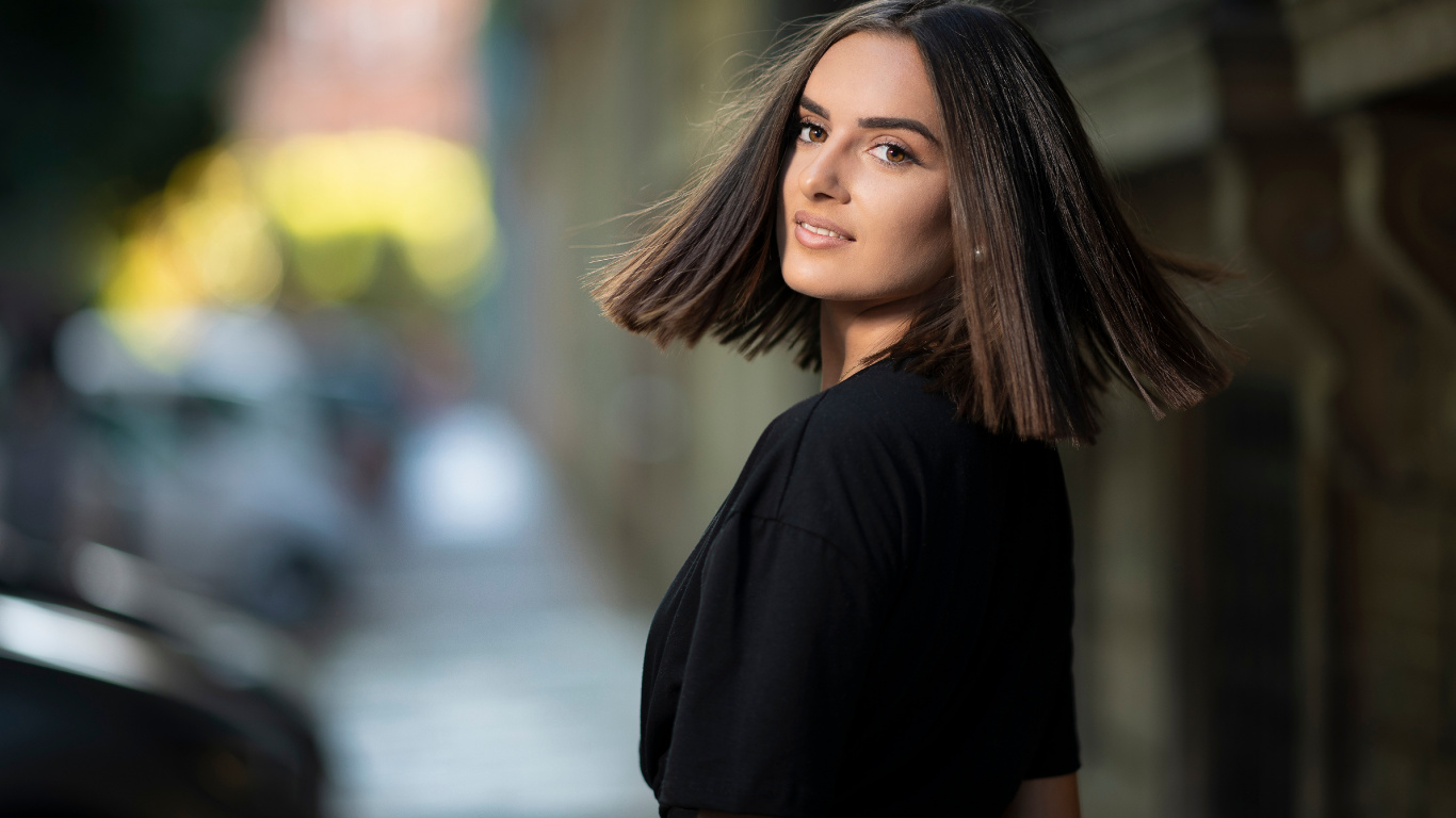 Обои красота, имя, собственное имя, губа, улыбка в разрешении 1366x768