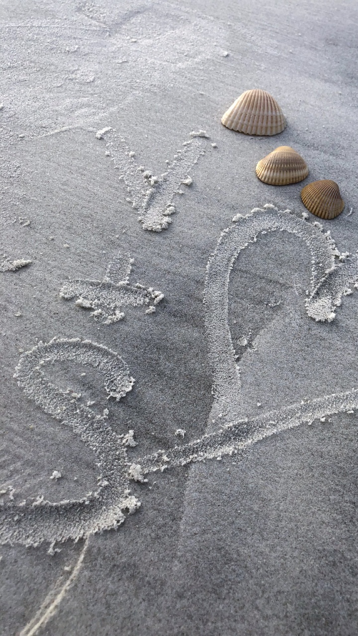 Обои песок, вода, серый цвет, пляж, смола в разрешении 720x1280