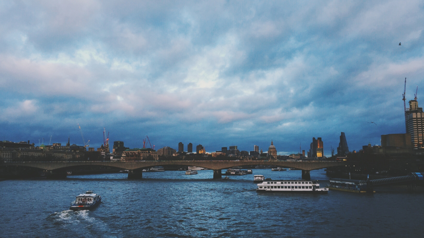 Обои Лондон, вода, реки, город, облако в разрешении 1366x768