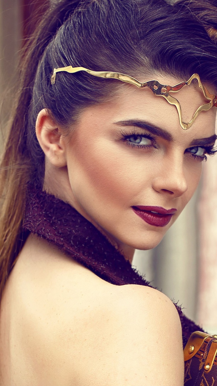 Обои Пелин Карахан, актер, волосы, лицо, красота в разрешении 720x1280