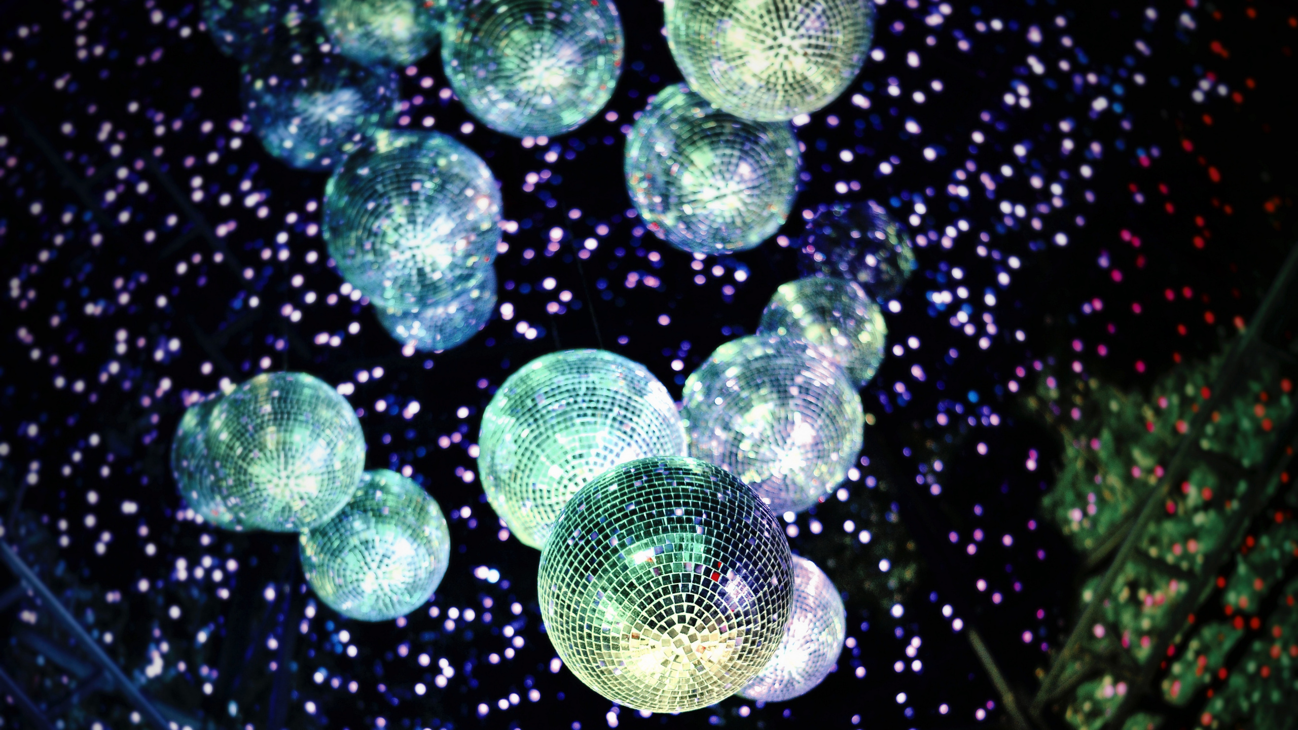 Обои ночной клуб, вода, космос, сфера, круг в разрешении 2560x1440