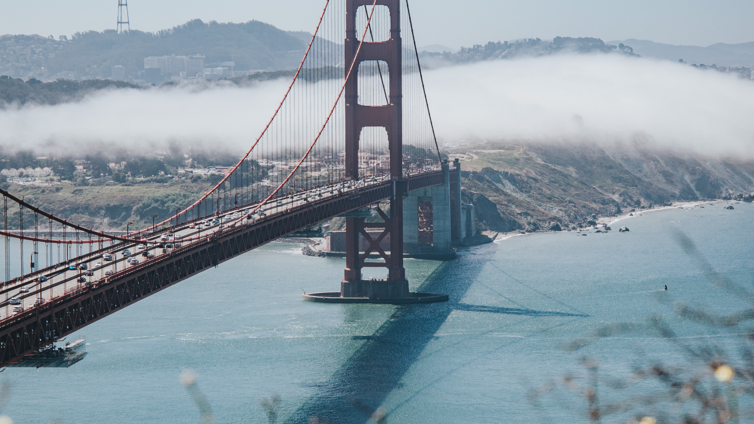 Обои снег, зима, Структура Nonbuilding, небо, подвесной мост в разрешении 2560x1440