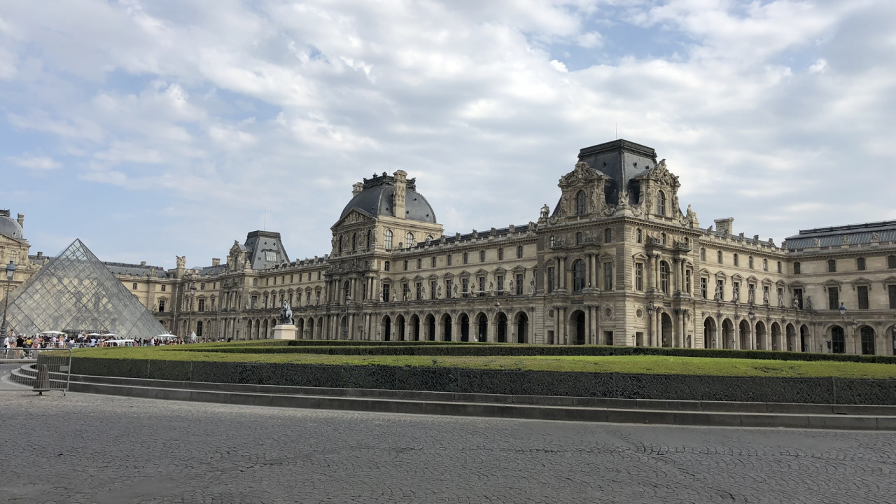 Обои жалюзи, Музей Лувр, Лувр Париж, живопись, архитектура в разрешении 1280x720