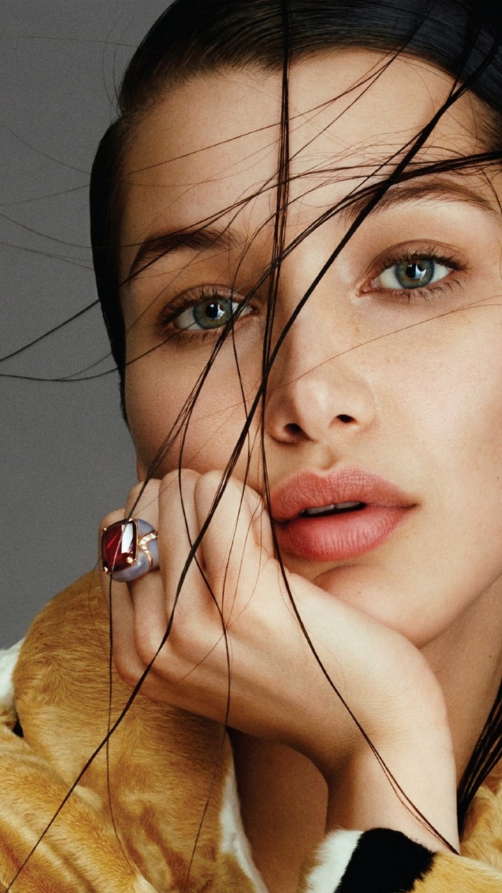 Обои Харперс Базар, модель, нос, щека, губа в разрешении 720x1280