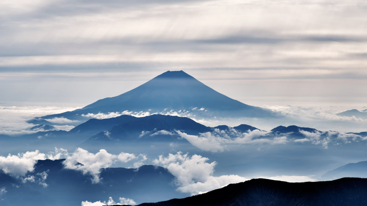 Обои гора, горный рельеф, стратовулкан, облако, горный хребет в разрешении 1280x720