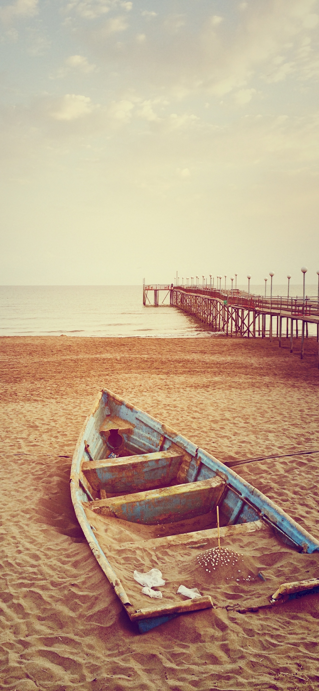 Обои вода, лодка, древесина, судно, пляж в разрешении 1242x2688