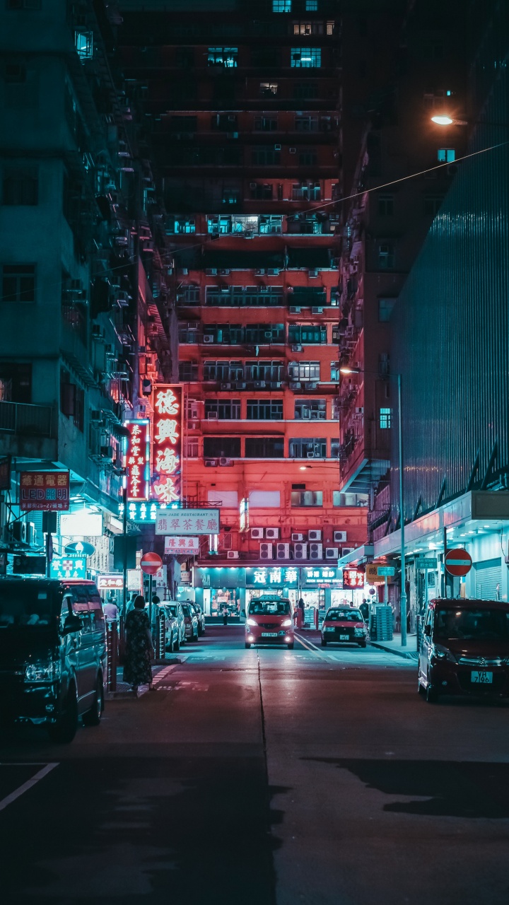 Обои уличный фонарь, город, улица, здание, легковые автомобили в разрешении 720x1280