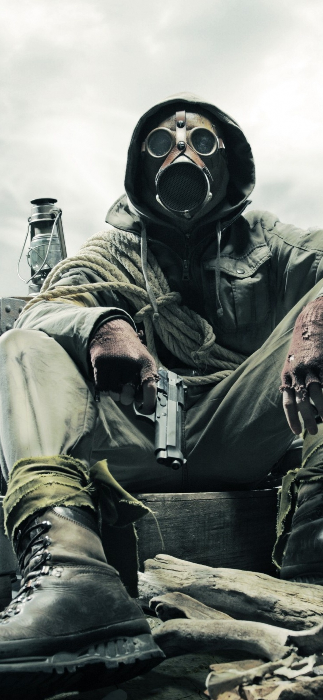 Обои противогаз солдат, противогаз, стр100, респиратор, камуфляж в разрешении 1125x2436