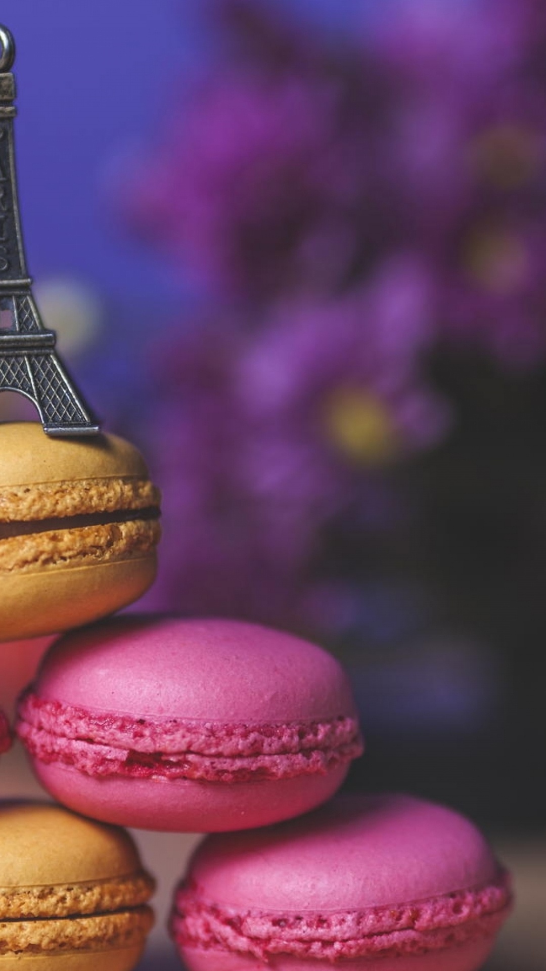 Обои макарон, макарони Эйфелева башня, вышка, миндальное печенье, пища в разрешении 1080x1920