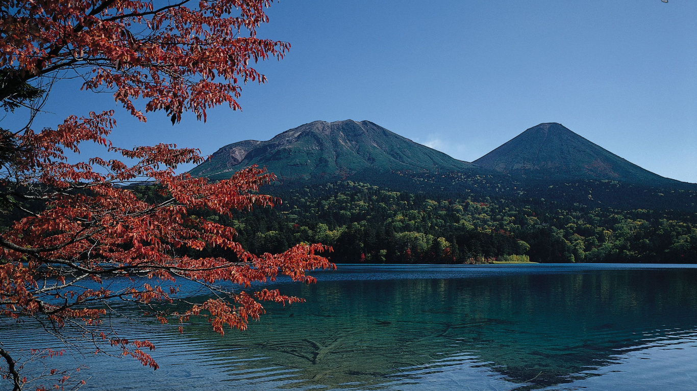 Обои природа, отражение, гора, озеро, дерево в разрешении 1366x768