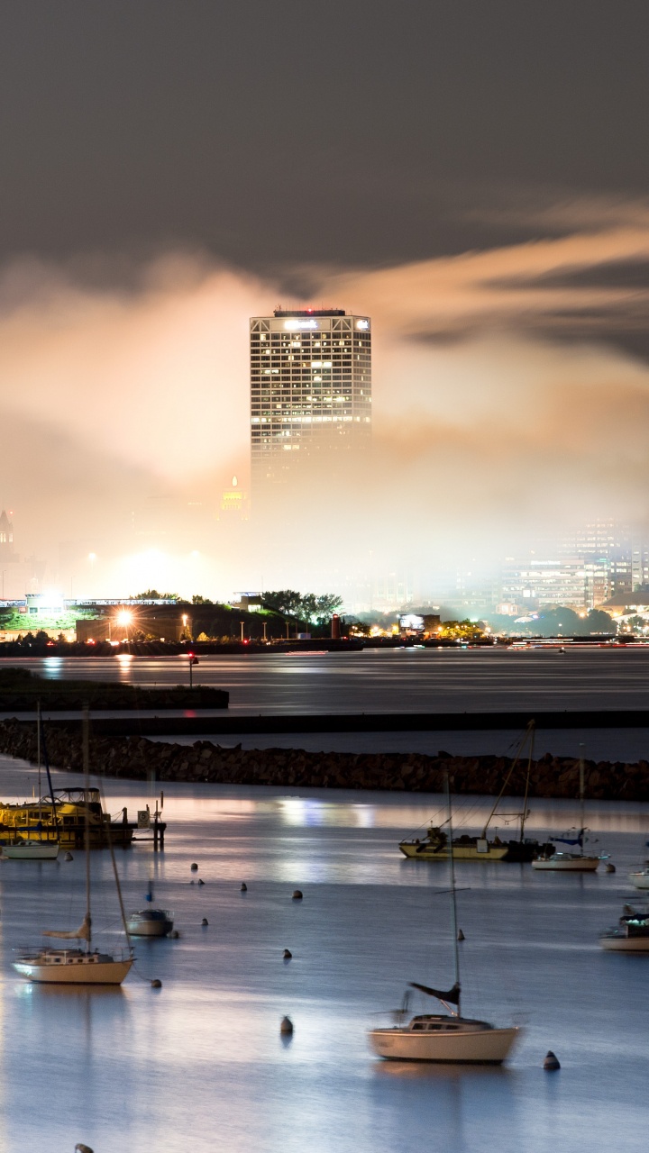 Обои городской пейзаж, отражение, вода, город, ночь в разрешении 720x1280