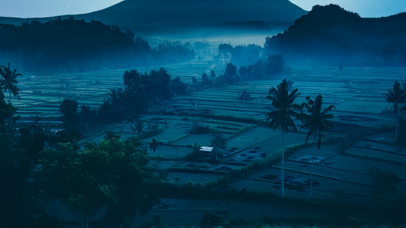 Обои вулканы Бали, Гора Агунг, Гора Батур, ретрит на бали-гармонии, вулкан в разрешении 1366x768