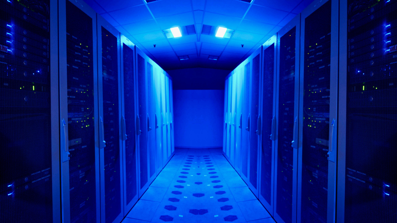 Обои Серверная комната, центр обработки данных, Информационные технологии, синий, свет в разрешении 1280x720