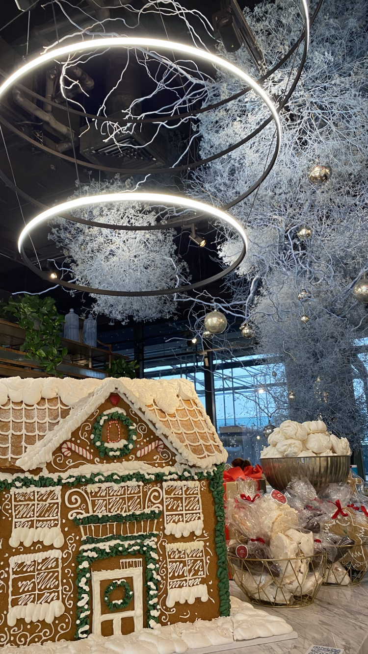 Обои зима, Рождественские украшения, Рождественский день, арт, осветительная арматура в разрешении 750x1334