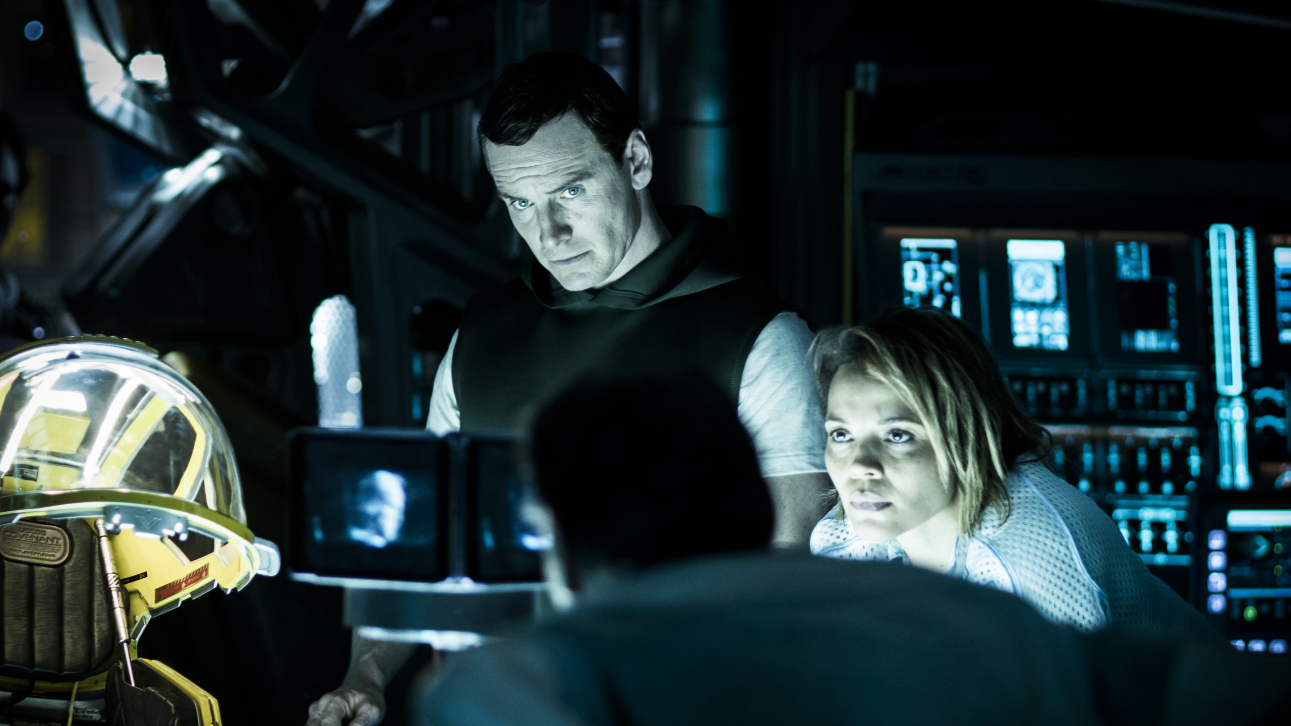 Обои Майкл Фассбендер, Чужой Завет, Прометей, иностранец, фильм в разрешении 2560x1440