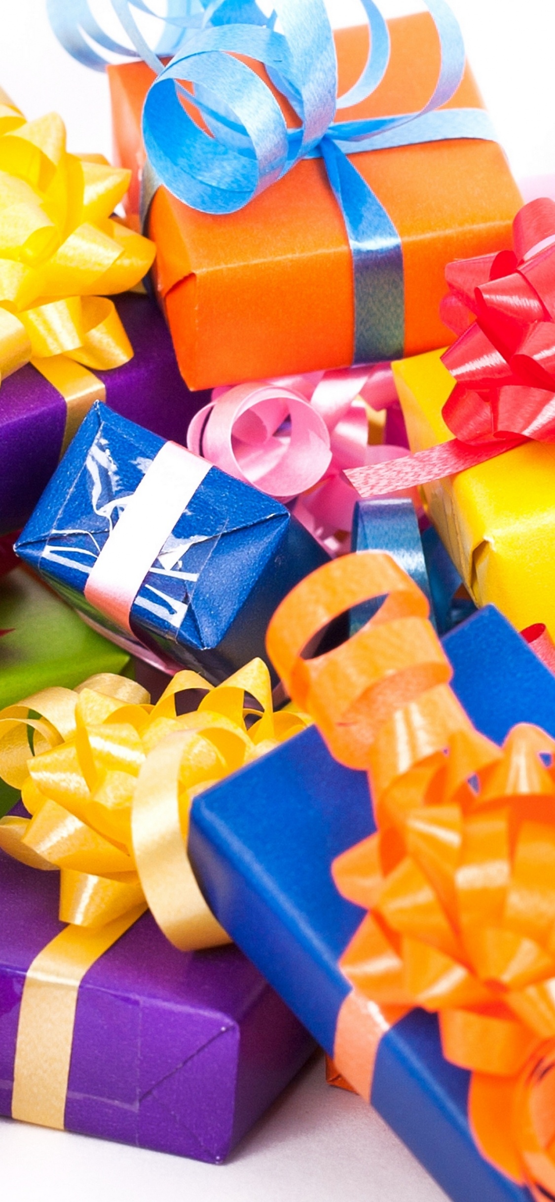 Обои цветочный букет, День Святого Валентина, пластик, корзина подарка еды, воздушный шарик в разрешении 1125x2436