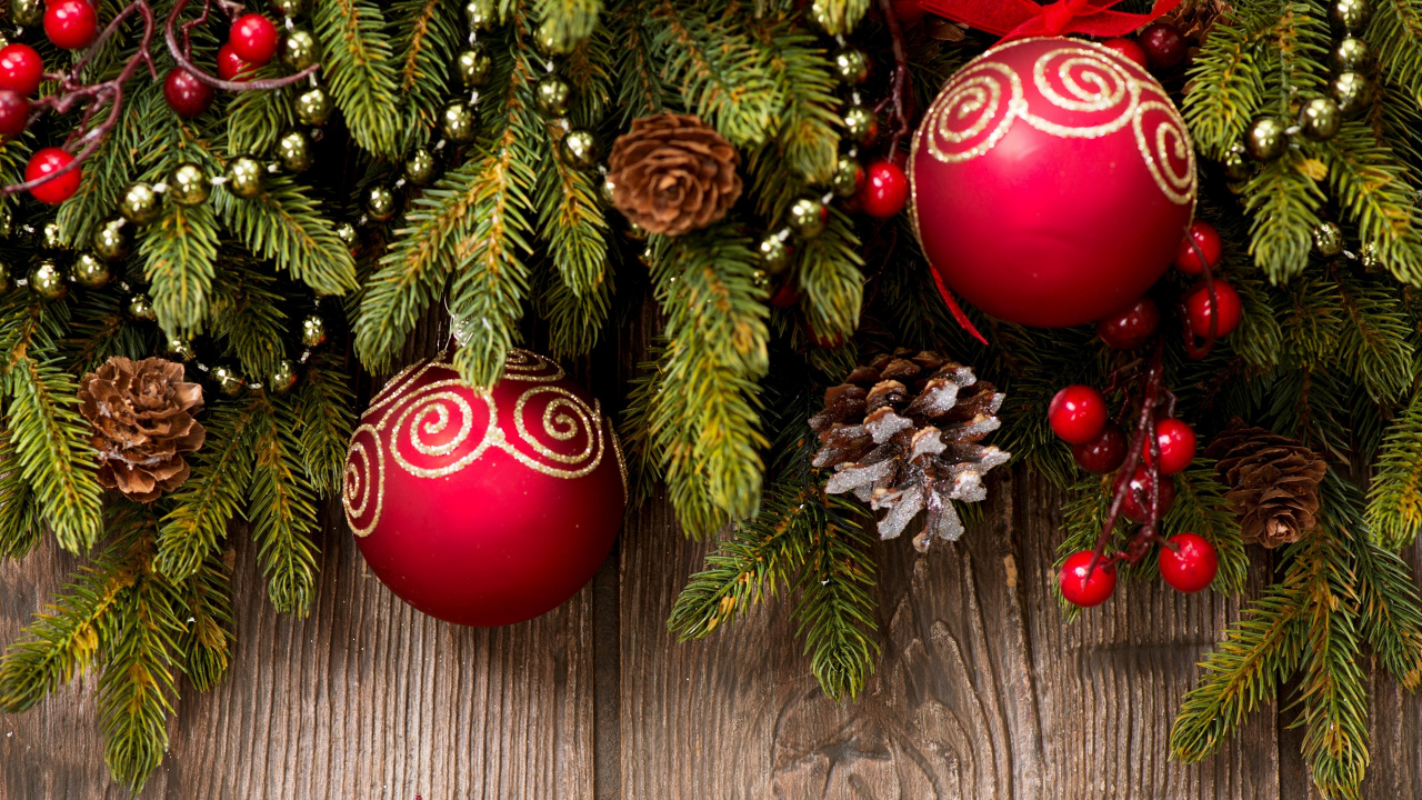 Обои рождественские украшения на дереве, Рождественский день, Рождественские украшения, рождественский орнамент, елка в разрешении 1280x720