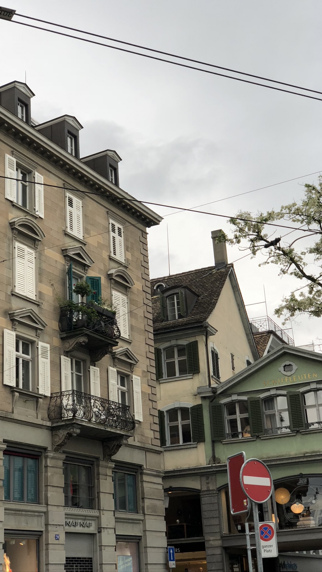 Обои Хаус, улица, дорога, зима, жилой район в разрешении 1080x1920