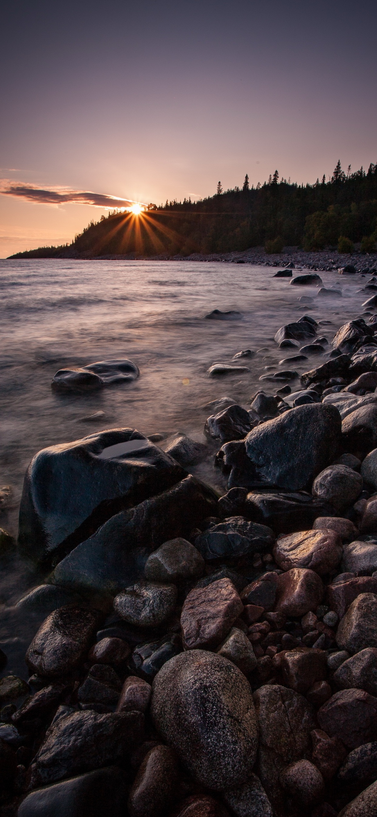 Обои берег, висгун - социальная сеть, вода, гидроресурсы, атмосфера в разрешении 1242x2688