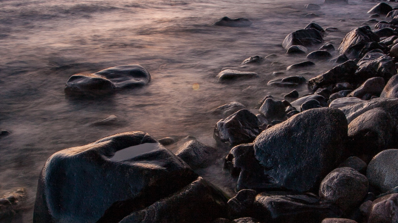 Обои берег, висгун - социальная сеть, вода, гидроресурсы, атмосфера в разрешении 1366x768