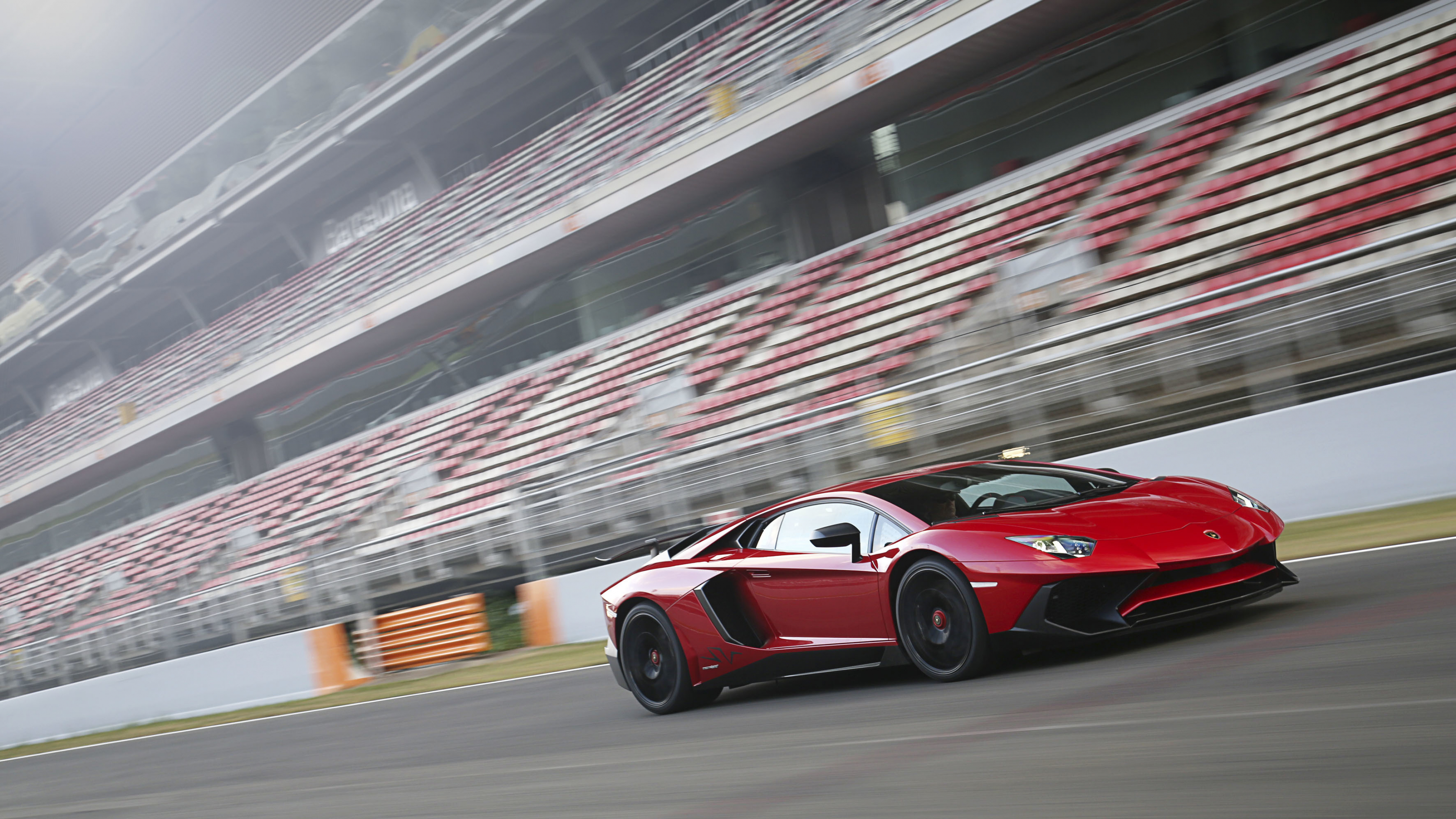 Обои Ламборджини, суперкар, Ламборгини авентадор, ипподром, спортивный гоночный автомобиль в разрешении 3840x2160