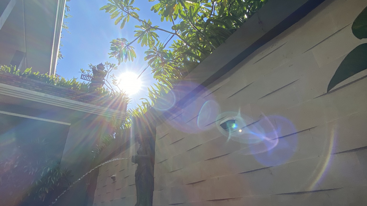 Обои вода, солнечный свет, дневное освещение, свет, блик в разрешении 1280x720