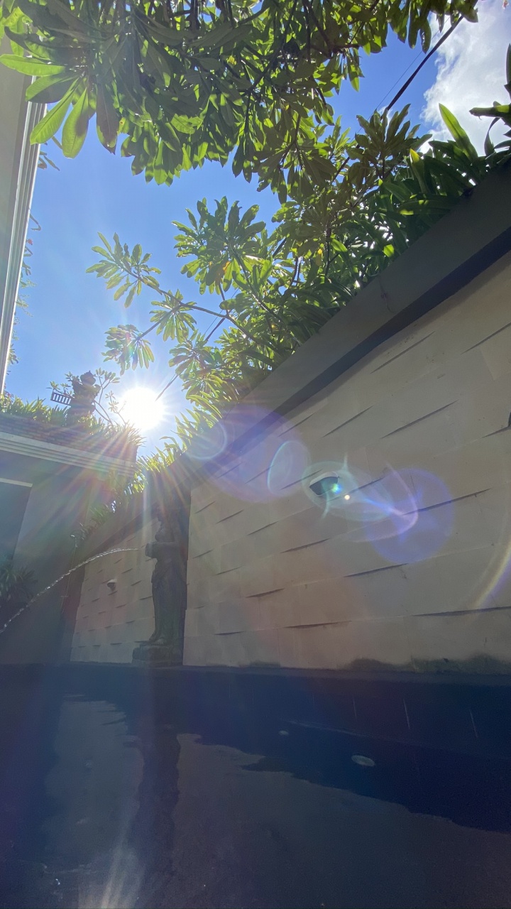 Обои вода, солнечный свет, дневное освещение, свет, блик в разрешении 720x1280