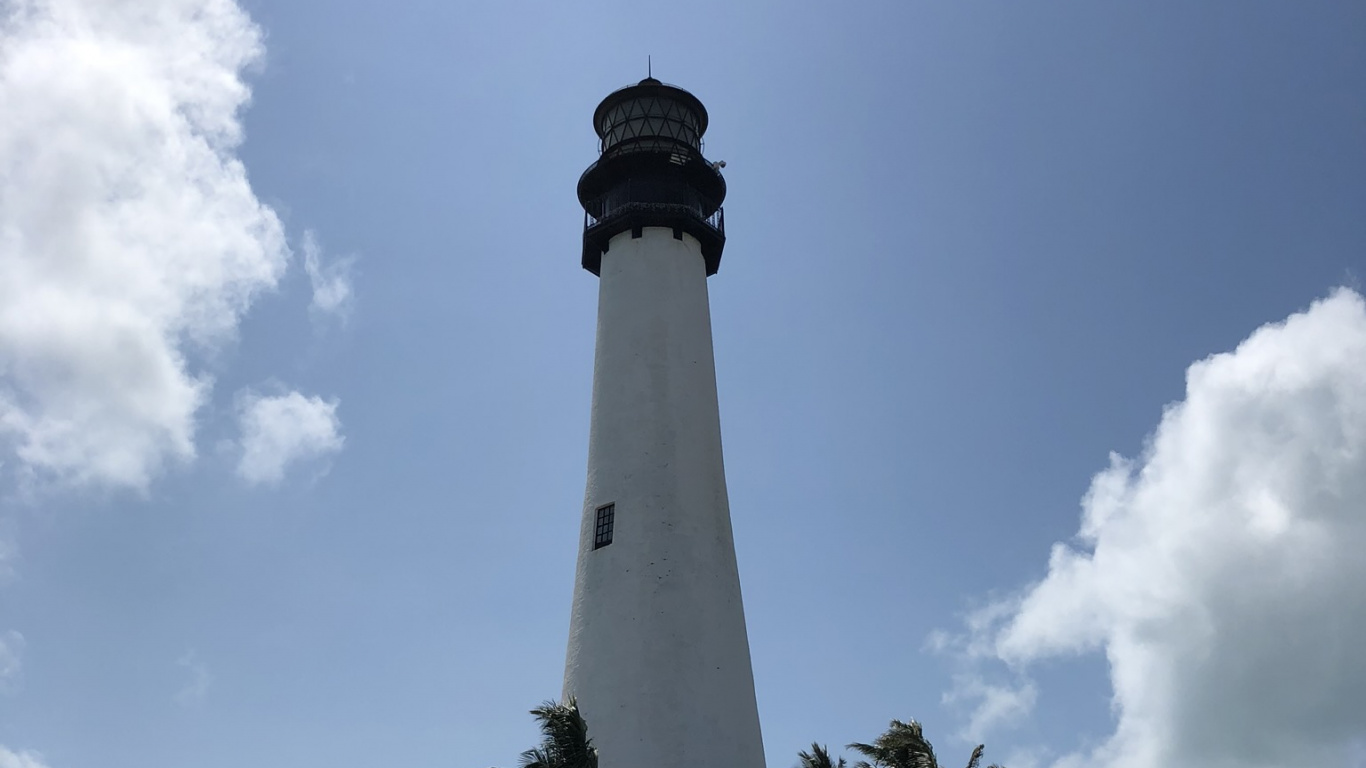 Обои Майами, МайамиБич, Маяк, растительность, природа в разрешении 1366x768