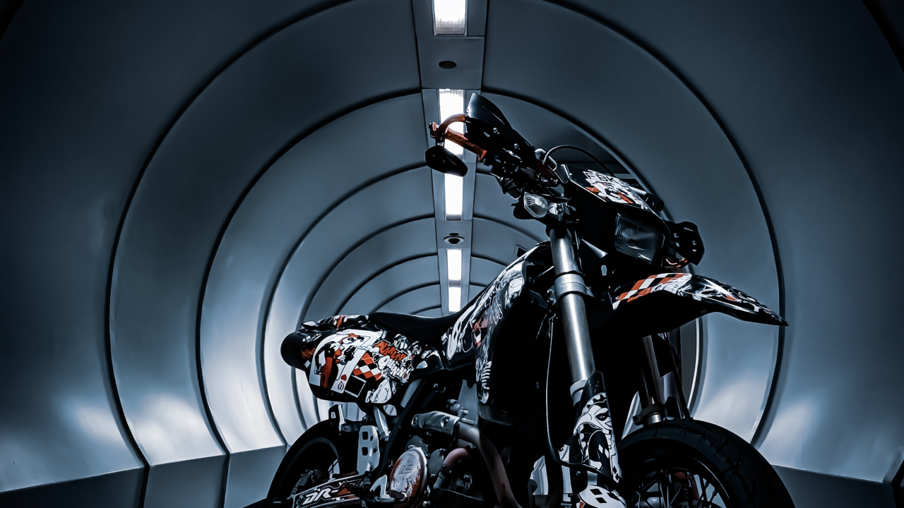 Обои мотоцикл, легковые автомобили, suzuki, первое издание, наклейка в разрешении 1280x720