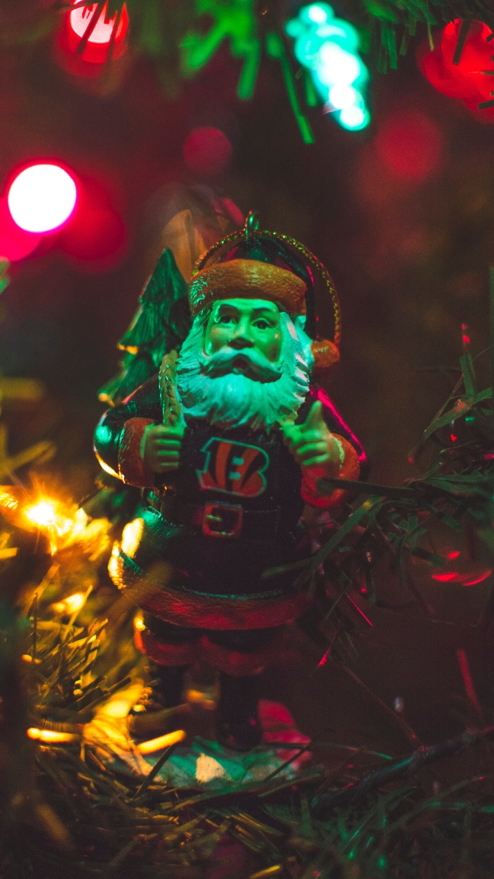 Обои Рождественский день, Санта-Клаус, Рождественские украшения, елка, зеленый в разрешении 720x1280